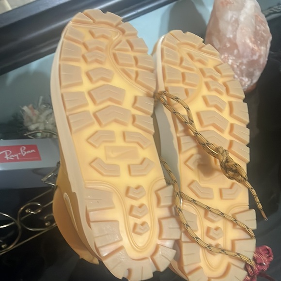 Nike boots - Picture 5 of 5